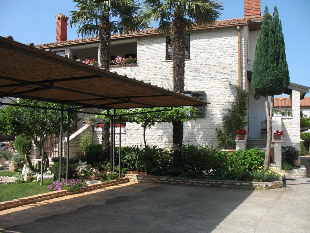Apartmani Villa Otilija Porec Bagian luar foto